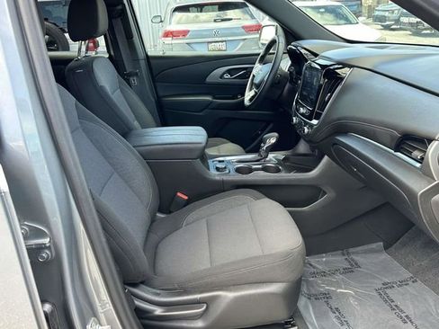 Used 2023 Chevrolet Traverse LT image 15