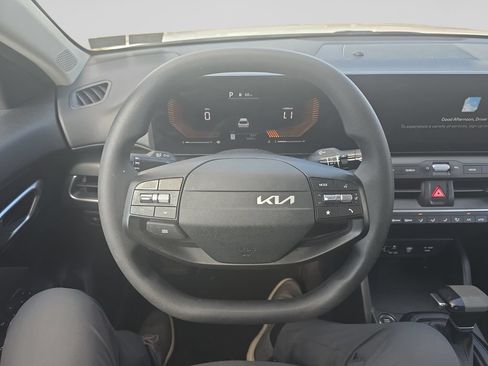 Used 2025 Kia K4 FWD image 4