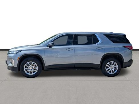 Used 2023 Chevrolet Traverse LS FWD image 8