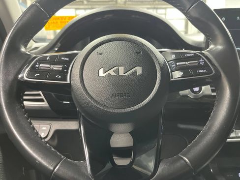 Used 2023 Kia Seltos EX AWD/4WD image 18