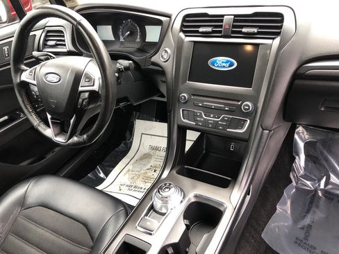 Used 2018 Ford Fusion SE w/ Equipment Group 201A image 25