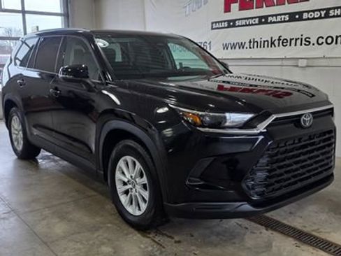Used 2025 Toyota Grand Highlander XLE image 9