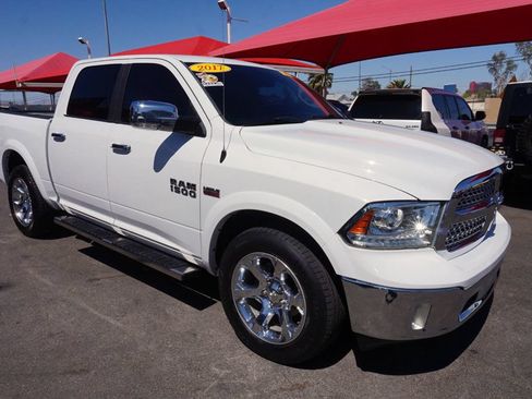 Used 2017 RAM 1500 Laramie AWD/4WD image 5