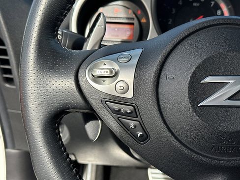 Used 2016 Nissan 370Z Touring image 14