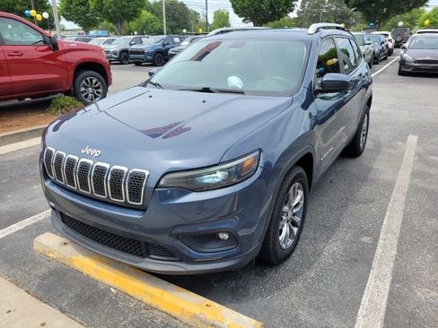 Used 2019 Jeep Cherokee Latitude Plus w/ Cold Weather Group image 1