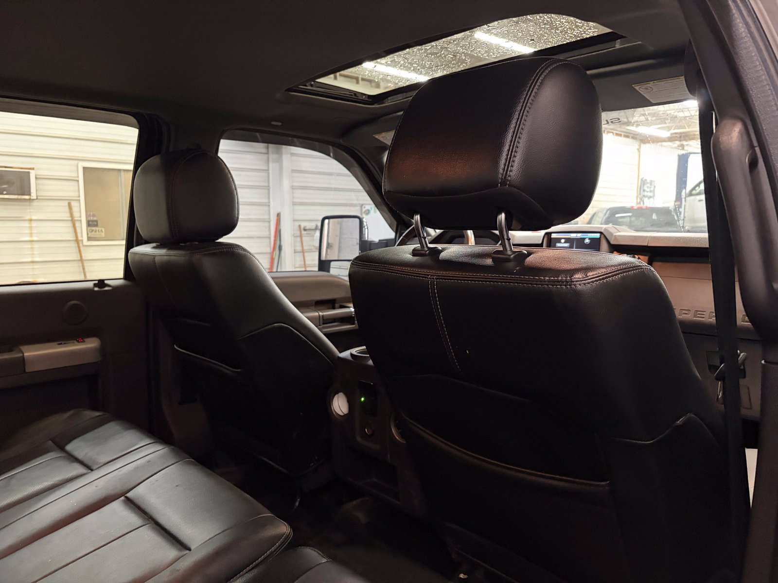 Used 2016 Ford F250 Lariat w/ Lariat Ultimate Package AWD/4WD image 29