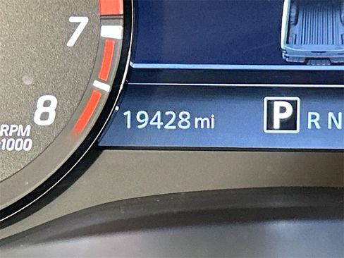 Used 2024 Nissan Frontier Pro-X image 10