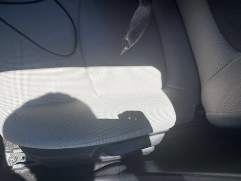 Used 2020 Toyota Corolla LE FWD image 13