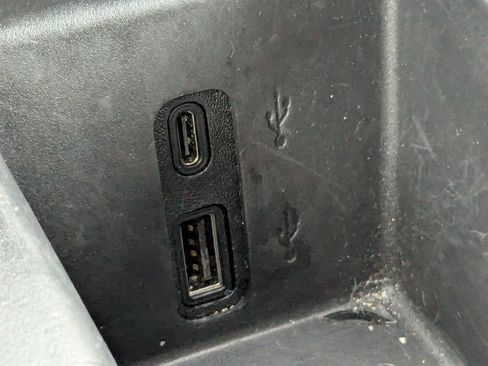 Used 2025 GMC Acadia Elevation image 25