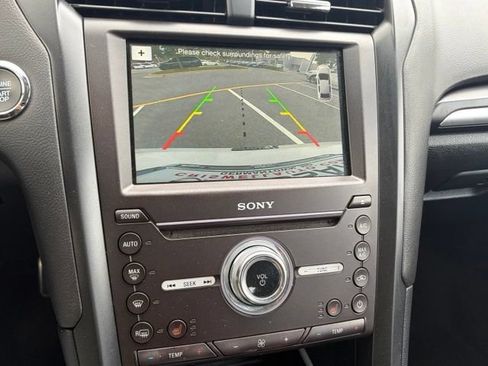 Used 2018 Ford Fusion Titanium AWD/4WD image 3