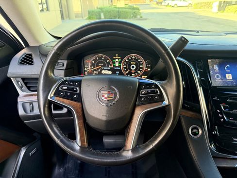 Used 2015 Cadillac Escalade ESV Luxury image 26