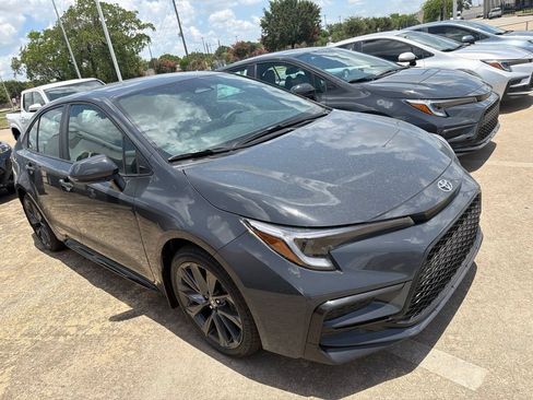 Used 2026 Toyota Corolla SE FWD image 6