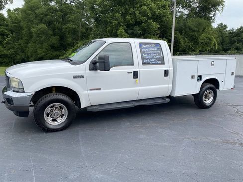 Used 2004 Ford F250 Lariat RWD image 1