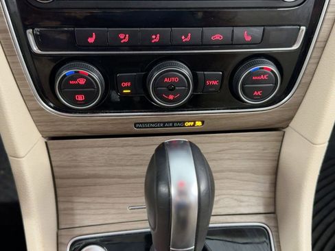 Used 2017 Volkswagen Passat 1.8T SE w/ SE Lighting Package image 19
