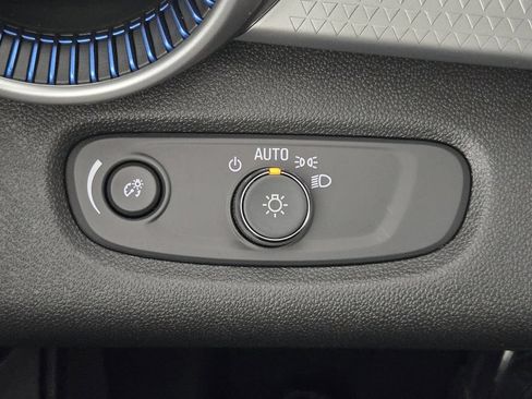 New 2026 Chevrolet Trax LS FWD image 21
