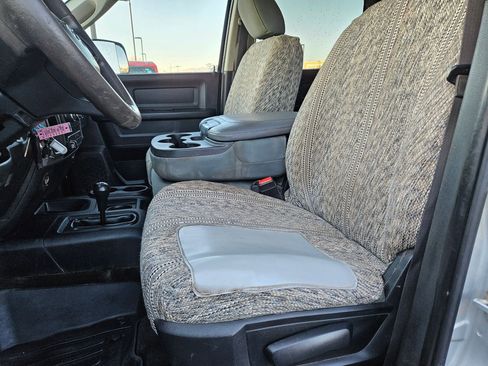 Used 2018 RAM 2500 Tradesman w/ Chrome Appearance Group image 17