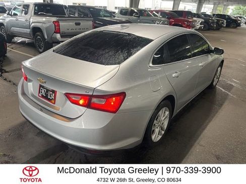 Used 2018 Chevrolet Malibu LT FWD image 3