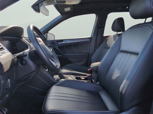 Used 2023 Volkswagen Tiguan SE R-Line image 13