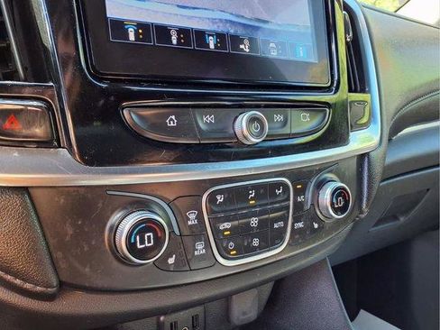 Used 2023 Chevrolet Traverse LT w/ Rear Camera Mirror Package AWD/4WD image 20
