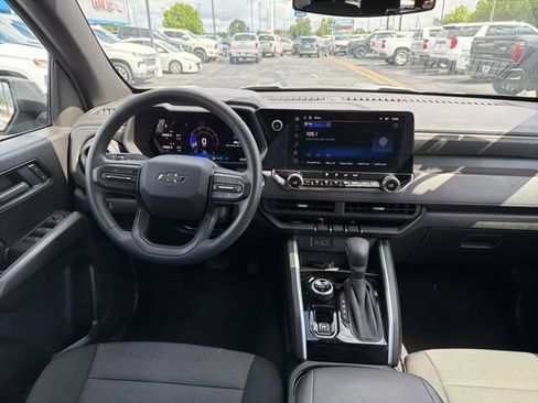 Used 2025 Chevrolet Colorado Trail Boss AWD/4WD image 13