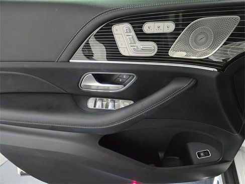 Used 2024 Mercedes-Benz GLS 580 GLS 580 image 30