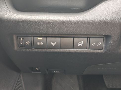 Used 2022 Toyota RAV4 XLE Premium AWD/4WD image 23