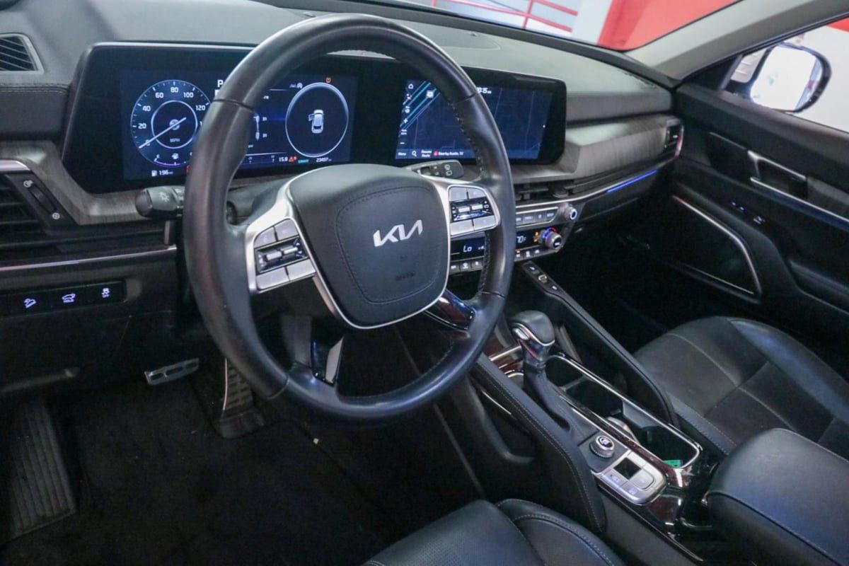 Used 2024 Kia Telluride SX FWD image 12