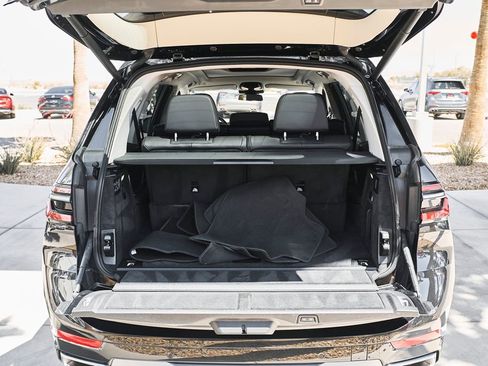Used 2026 BMW X7 xDrive40i w/ Premium Package AWD/4WD image 8