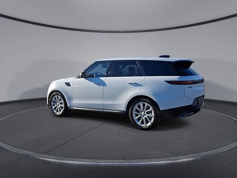 Used 2025 Land Rover Range Rover Sport SE AWD/4WD image 6