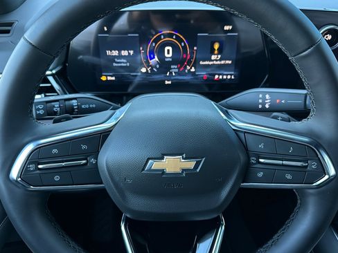 New 2026 Chevrolet Suburban Premier image 25