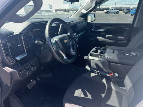 Used 2025 Chevrolet Silverado 1500 LT AWD/4WD image 9