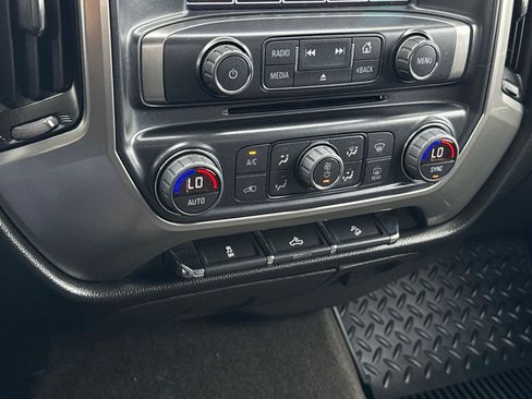 Used 2018 Chevrolet Silverado 1500 LT w/ All Star Edition AWD/4WD image 22