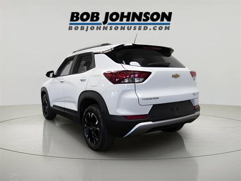 Used 2023 Chevrolet TrailBlazer LT image 2