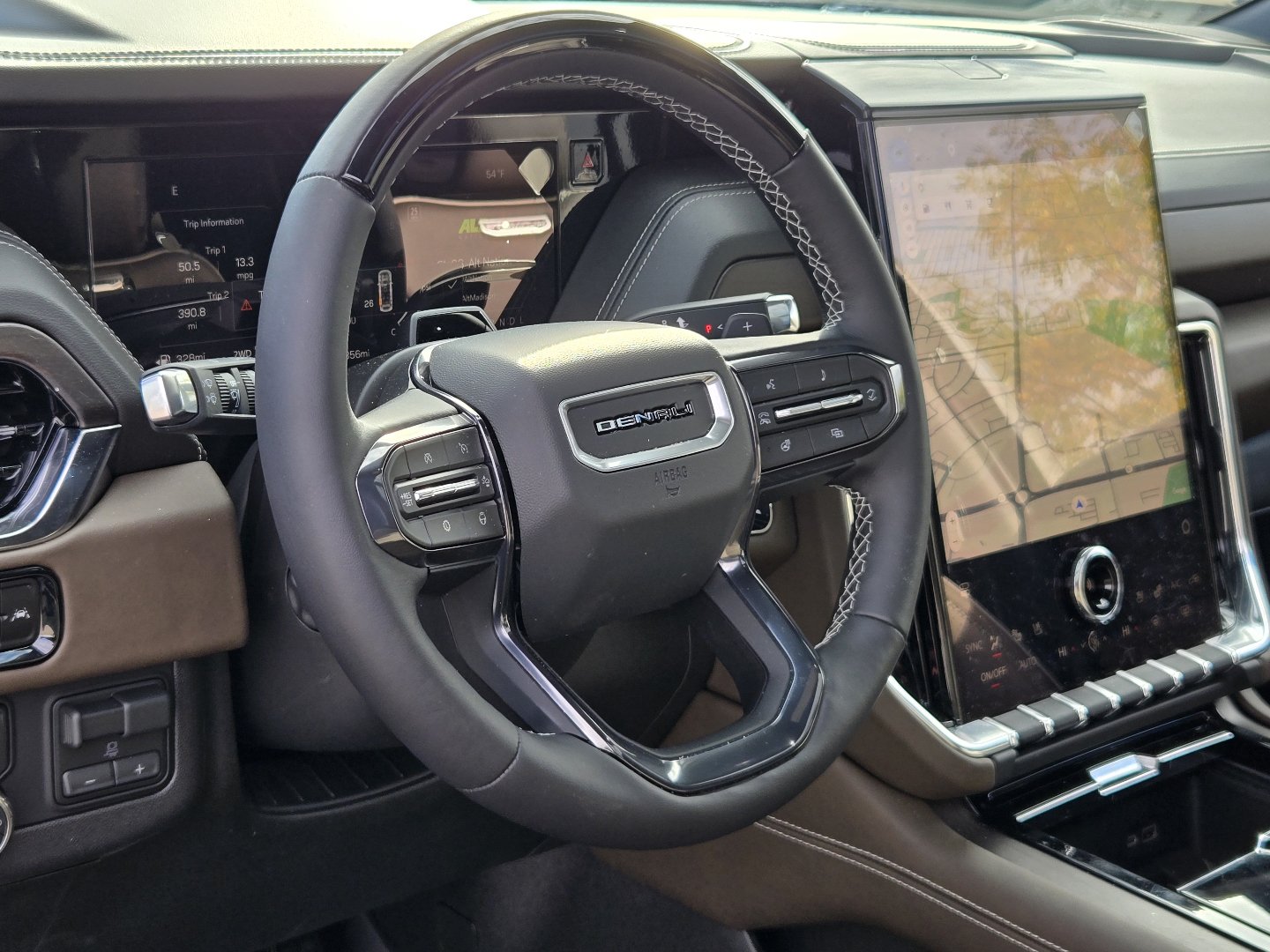 Used 2026 GMC Yukon Denali Ultimate AWD/4WD image 5
