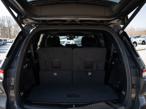 New 2026 Jeep Grand Cherokee L 4WD image 9