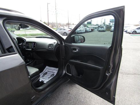 Used 2018 Jeep Compass Latitude w/ Popular Equipment Group image 22