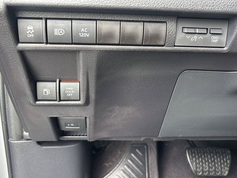 Used 2026 Toyota Sienna XLE Woodland Edition AWD/4WD image 28