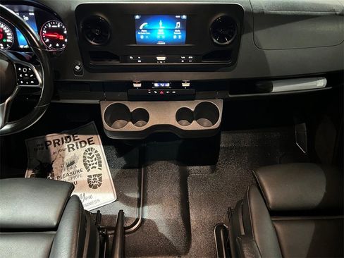 Used 2021 Mercedes-Benz Sprinter 144 Cargo image 31