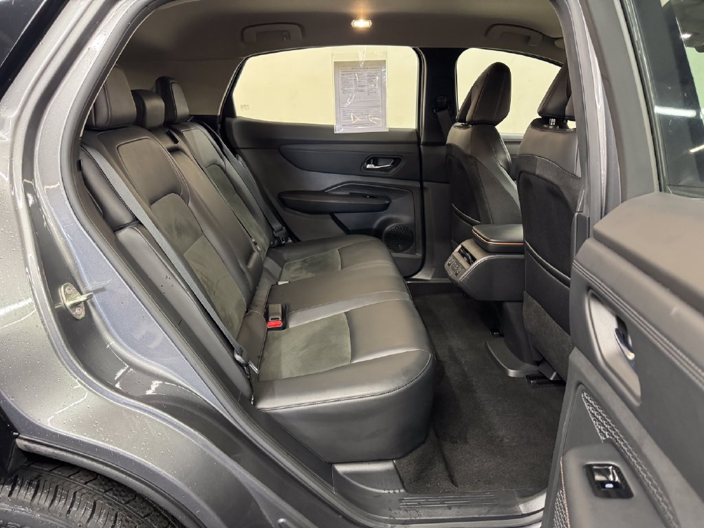 Used 2023 Nissan Ariya FWD image 27