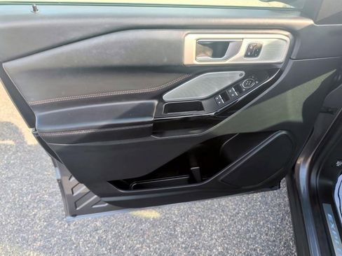 Used 2021 Ford Explorer Platinum w/ Equipment Group 601A image 16