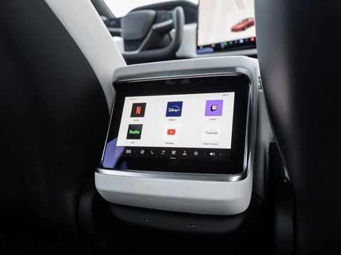 Used 2022 Tesla Model S Plaid image 25