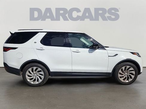 Used 2024 Land Rover Discovery S image 7