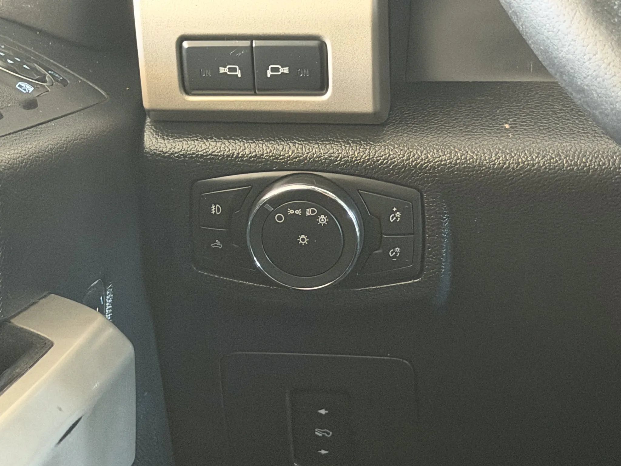 Used 2015 Ford F150 Lariat AWD/4WD image 39