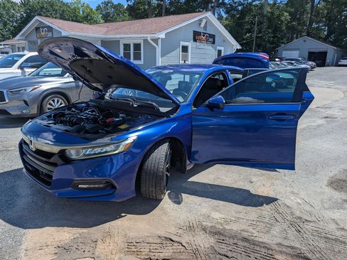 Used 2018 Honda Accord Sport image 11