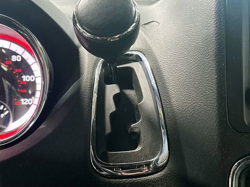 Used 2018 Dodge Grand Caravan SXT image 17