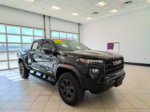 Used 2025 GMC Canyon Elevation w/ Convenience Package AWD/4WD image 16