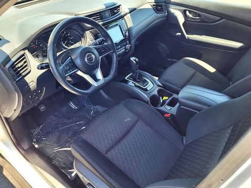 Used 2019 Nissan Rogue SV FWD image 10