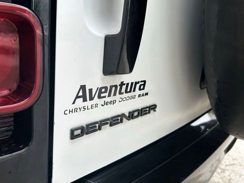 Used 2022 Land Rover Defender 110 S AWD/4WD image 53