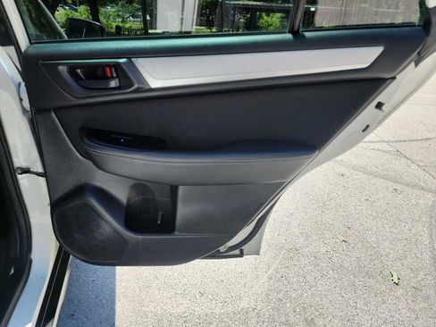 Used 2019 Subaru Outback 2.5i AWD/4WD image 33