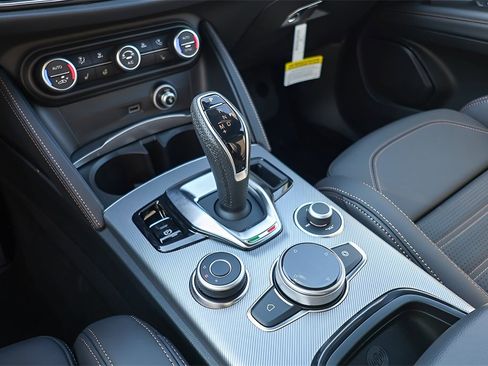 New 2025 Alfa Romeo Stelvio Sprint image 15